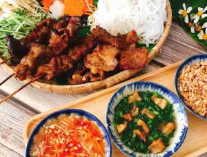 Bún thịt nướng nhà làm ngon hơn ngoài hàng