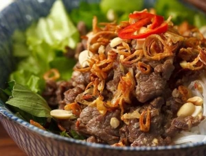 Cách Làm Bún Bò Khô Lạ Miệng Nhưng Ăn Ngon Không Ngờ