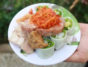 Bánh cuốn tôm chua - đặc sản bình dị xứ Huế